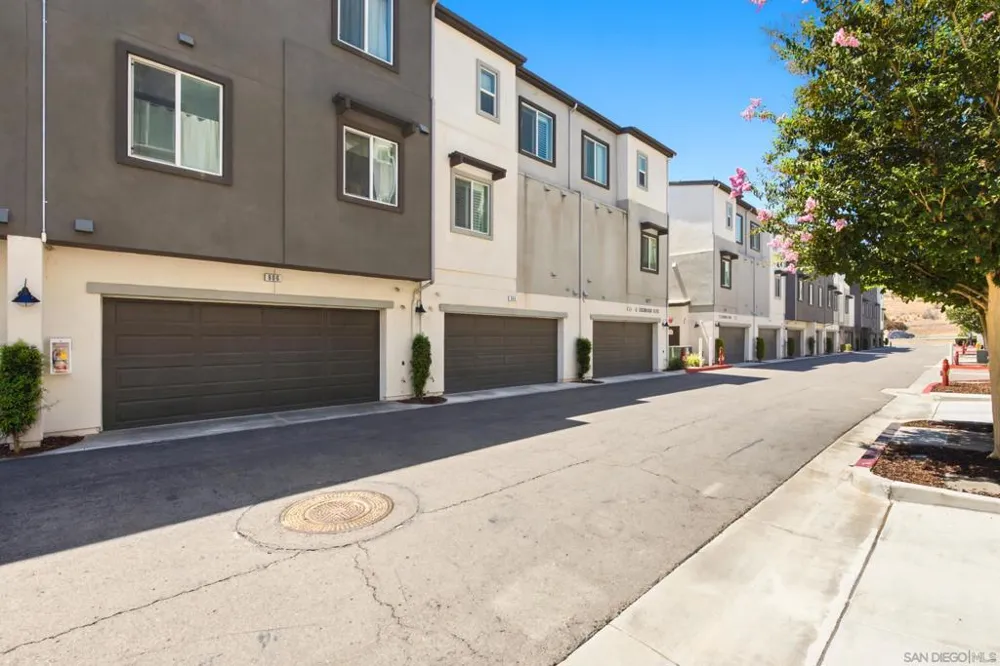 2572 S Escondido Blvd #808 Escondido, CA 92025