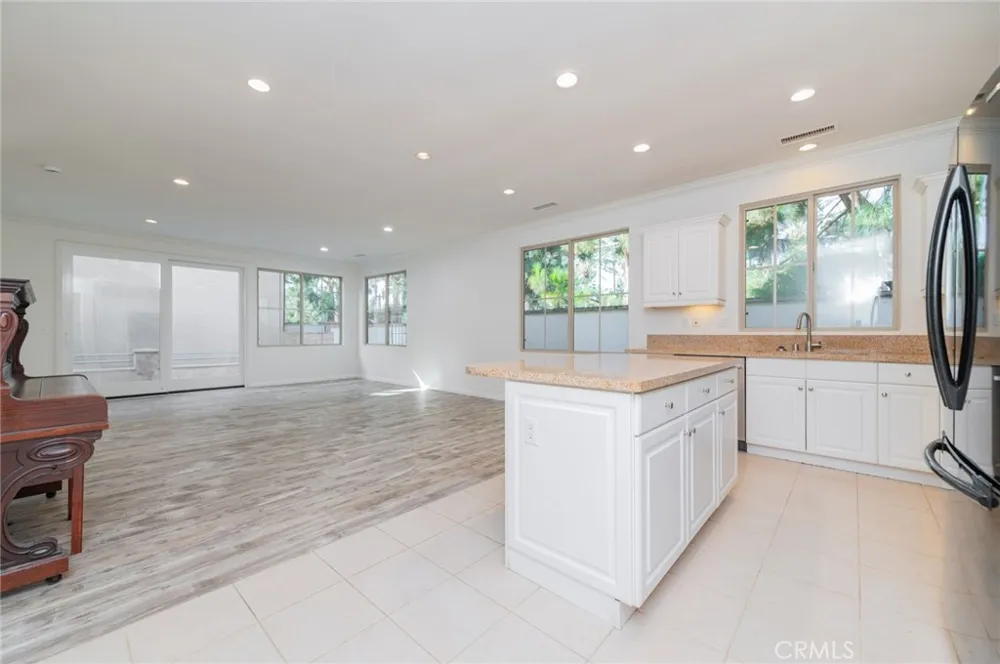 57 Sable Irvine, CA 92618