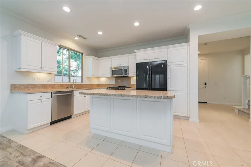 57 Sable Irvine, CA 92618