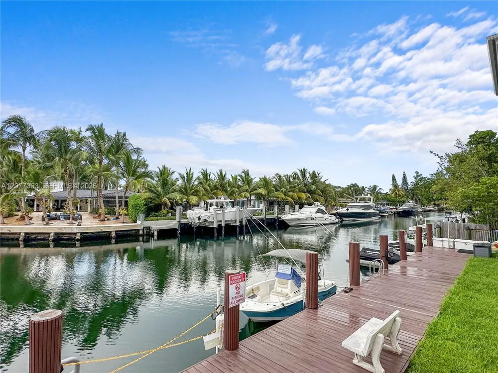 2430 NE 135th St #103 North Miami, FL 33181