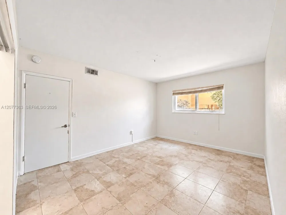 2430 NE 135th St #103 North Miami, FL 33181
