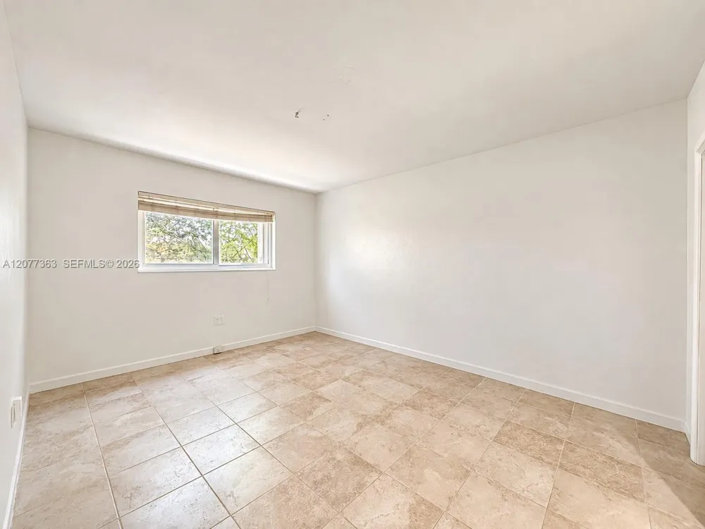 2430 NE 135th St #103 North Miami, FL 33181