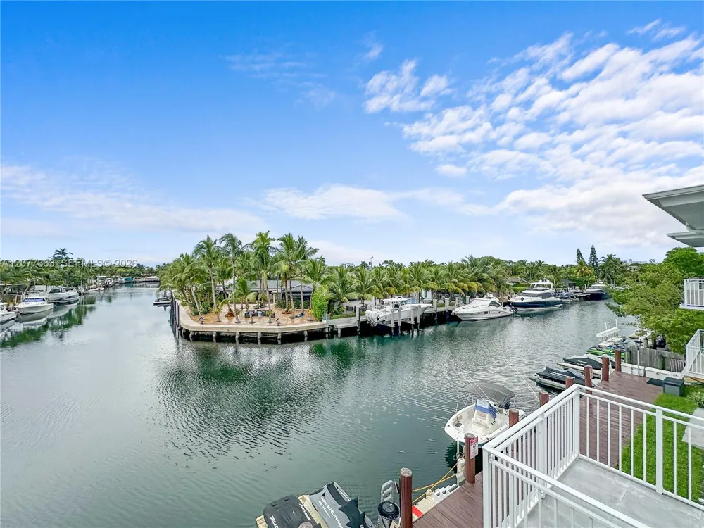 2430 NE 135th St #103 North Miami, FL 33181