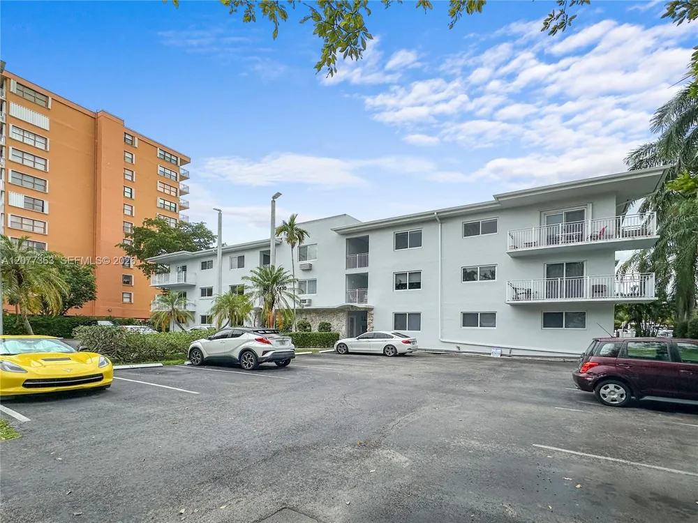 2430 NE 135th St #103 North Miami, FL 33181