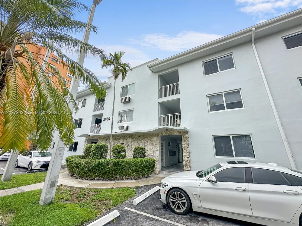 2430 NE 135th St #103 North Miami, FL 33181