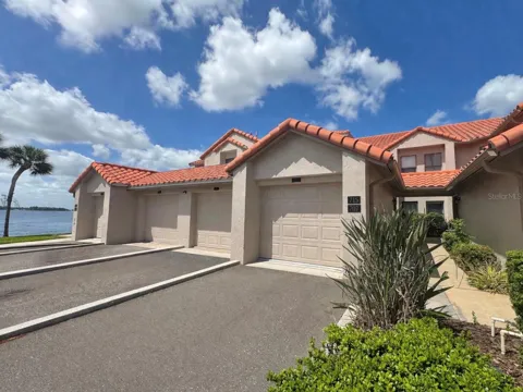 715 MAGNOLIA PLACE #715