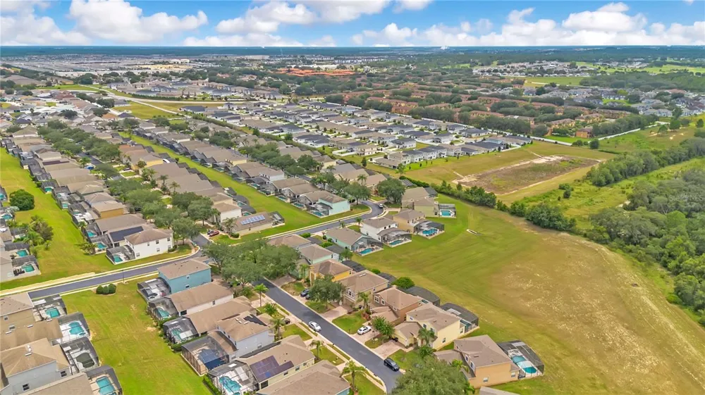 139 MOORGATE DRIVE Davenport, FL 33897