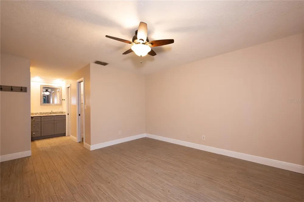 201 SOMERSET LANE #201 Palm Harbor, FL 34684