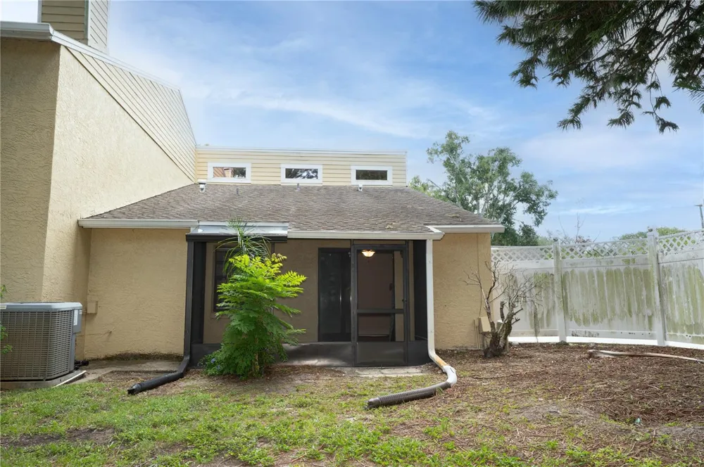 201 SOMERSET LANE #201 Palm Harbor, FL 34684