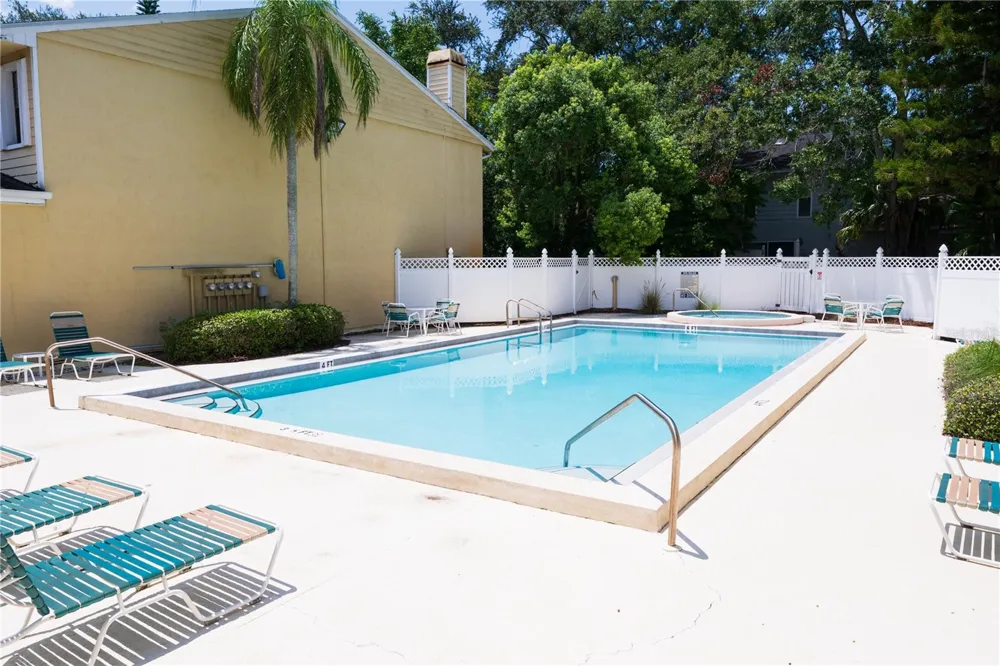 201 SOMERSET LANE #201 Palm Harbor, FL 34684