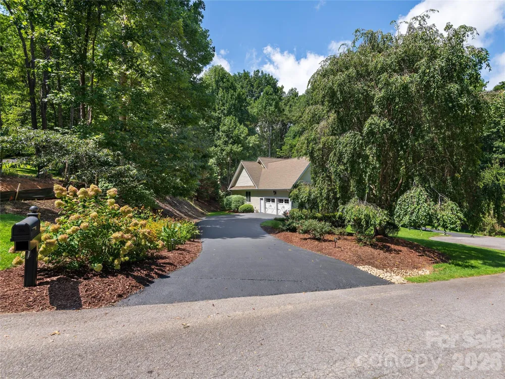 314 Summerset Drive Clyde, NC 28721