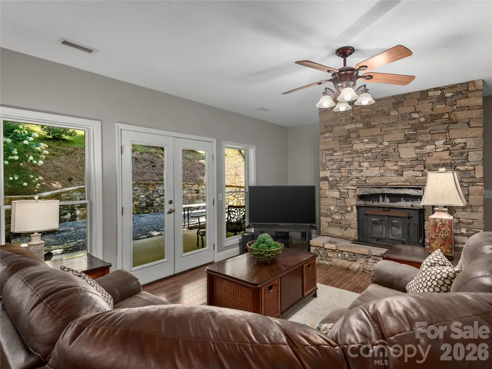 314 Summerset Drive Clyde, NC 28721