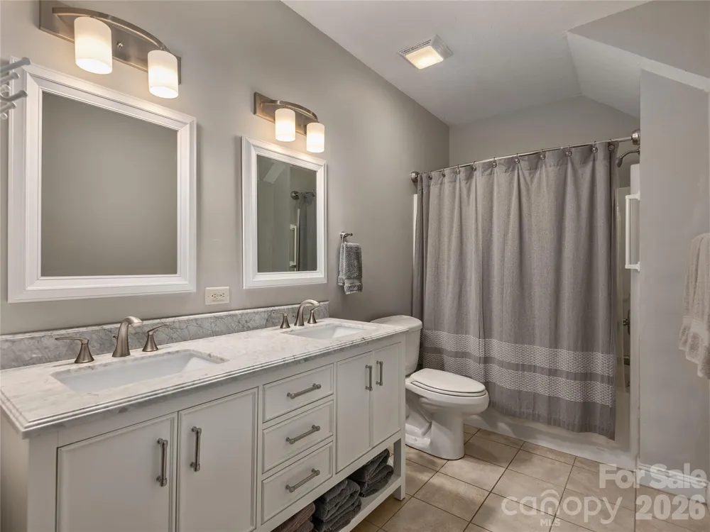 314 Summerset Drive Clyde, NC 28721