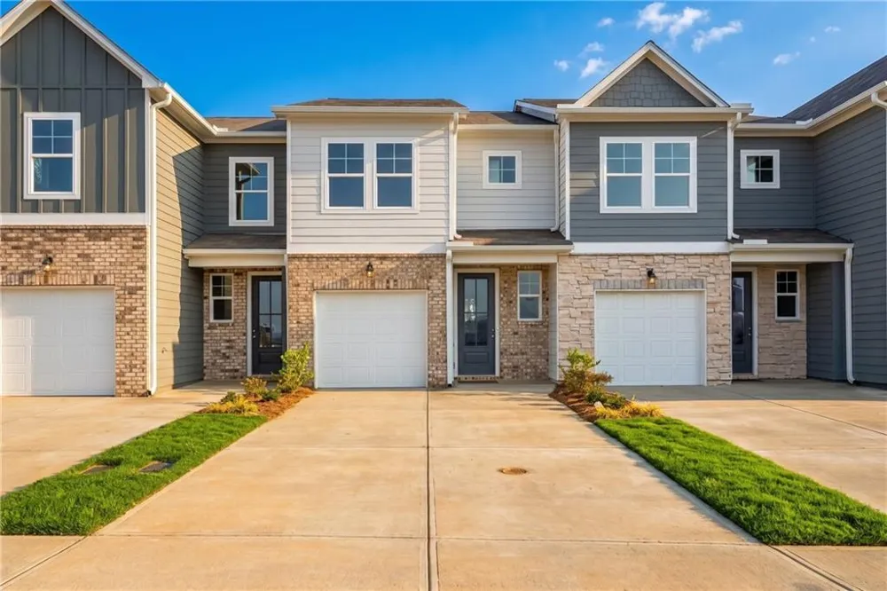 530 Crown Drive Emerson, GA 30137