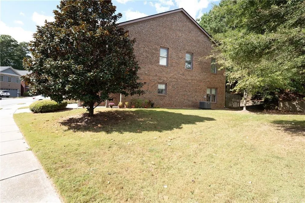 1665 Oakbrook Lake Drive Norcross, GA 30093