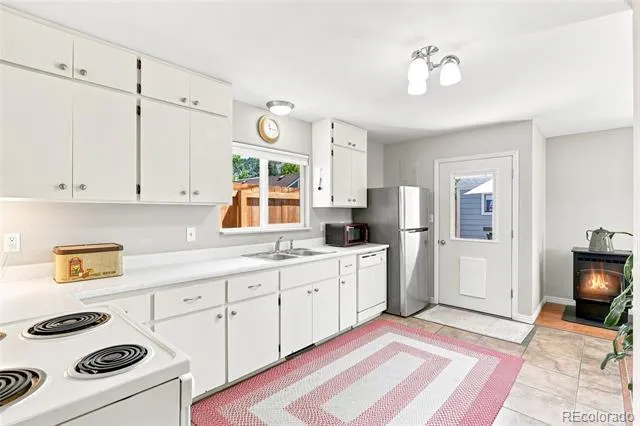 317 3rd Avenue Lyons, CO 80540