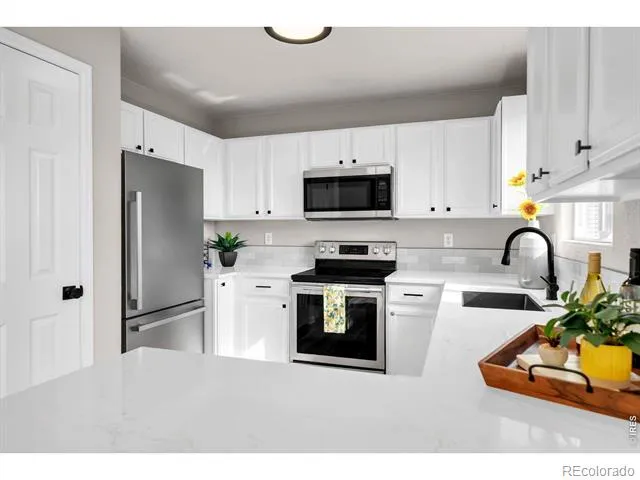 325 Hawthorne Avenue Johnstown, CO 80534