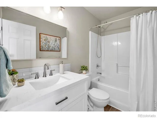 325 Hawthorne Avenue Johnstown, CO 80534