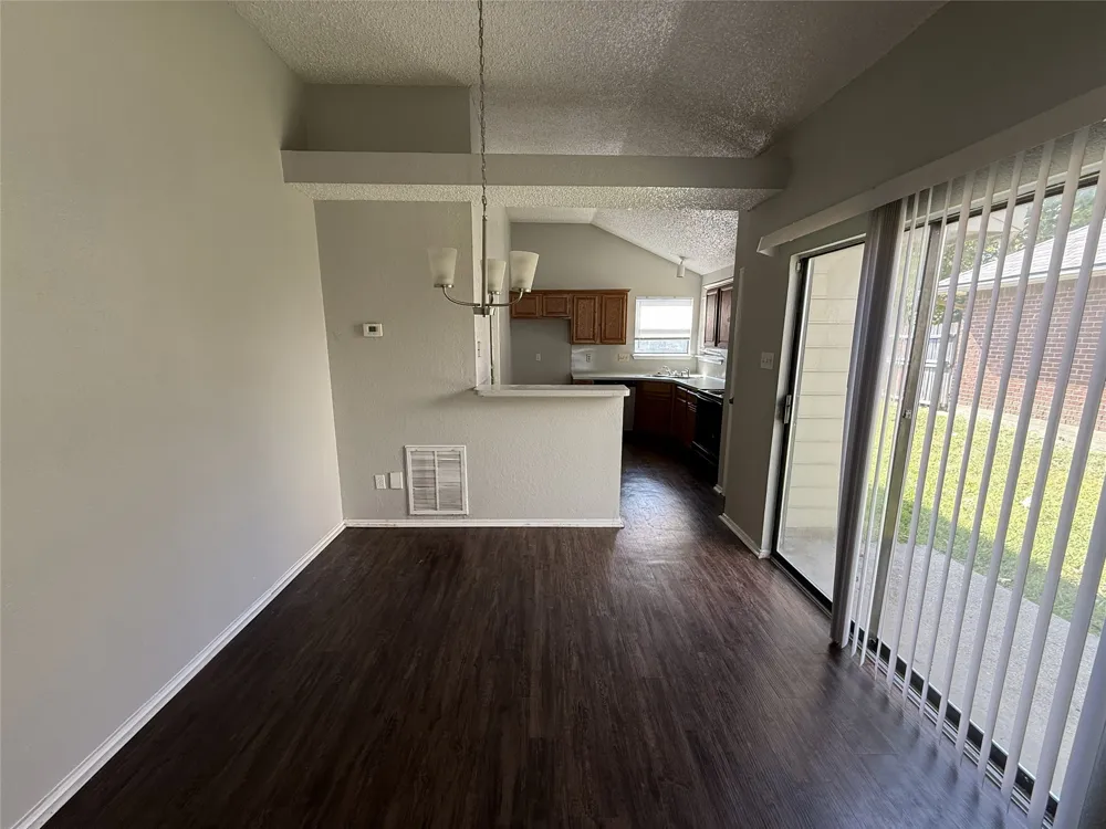 404 Seminary Ridge Mesquite, TX 75149