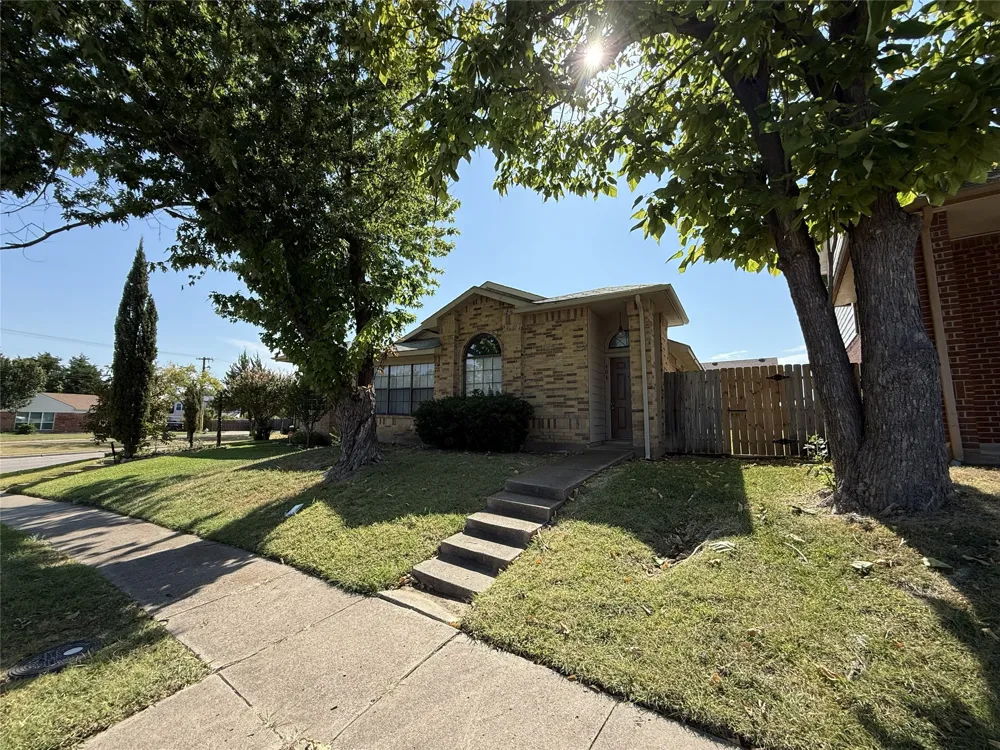404 Seminary Ridge Mesquite, TX 75149