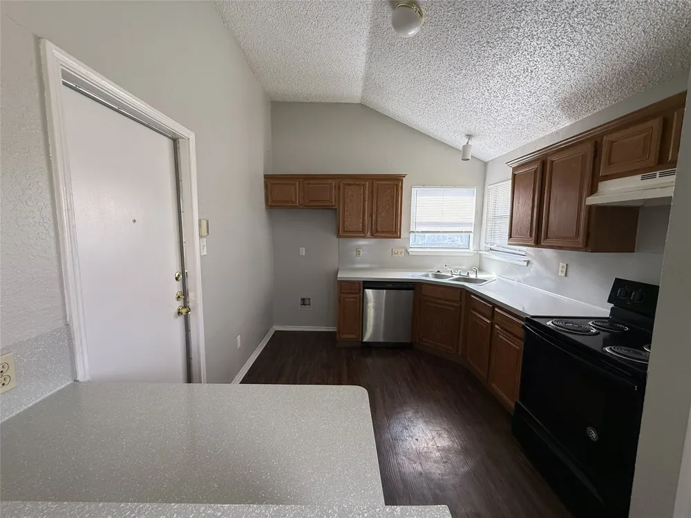 404 Seminary Ridge Mesquite, TX 75149