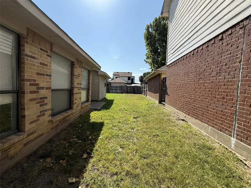404 Seminary Ridge Mesquite, TX 75149