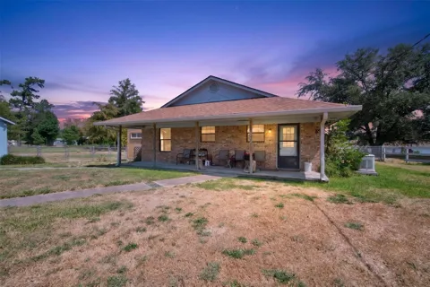 281 Lakeshore