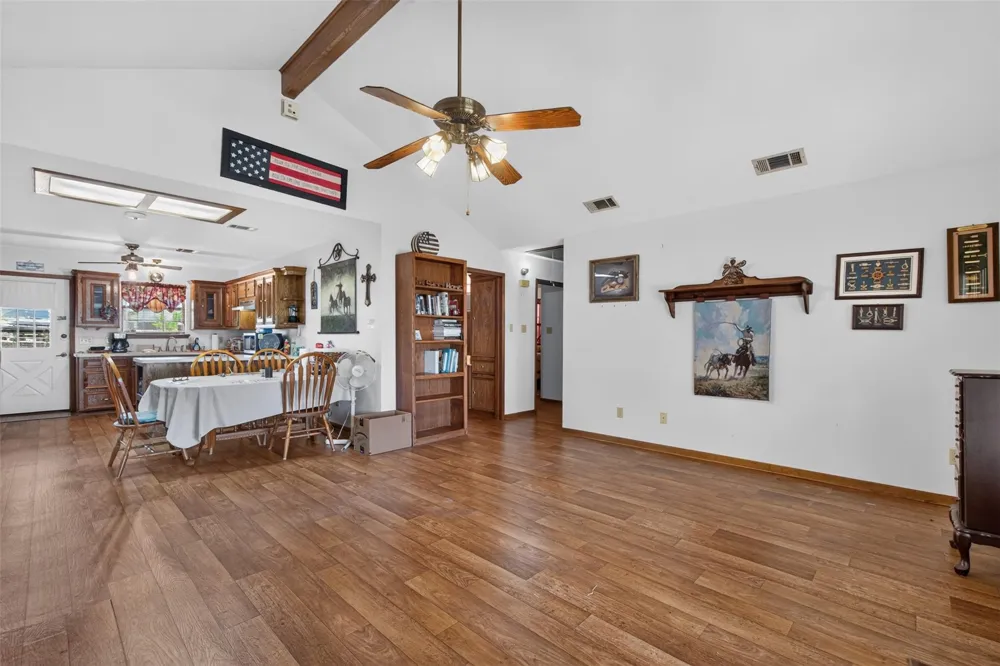 281 Lakeshore Onalaska, TX 77360
