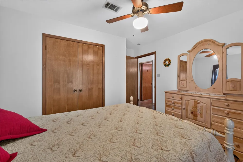281 Lakeshore Onalaska, TX 77360