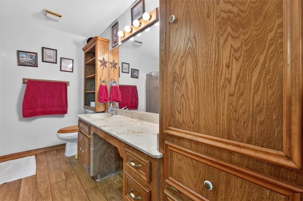 281 Lakeshore Onalaska, TX 77360