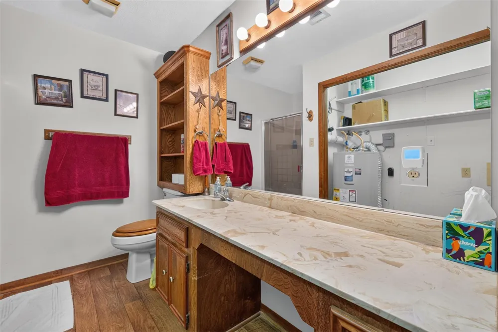 281 Lakeshore Onalaska, TX 77360