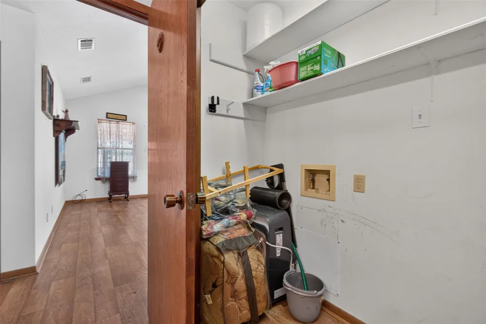 281 Lakeshore Onalaska, TX 77360