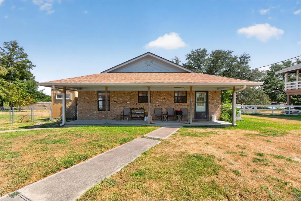 281 Lakeshore Onalaska, TX 77360