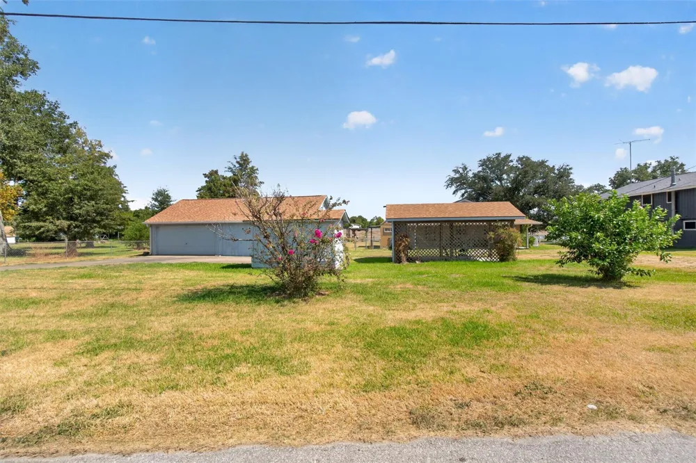 281 Lakeshore Onalaska, TX 77360