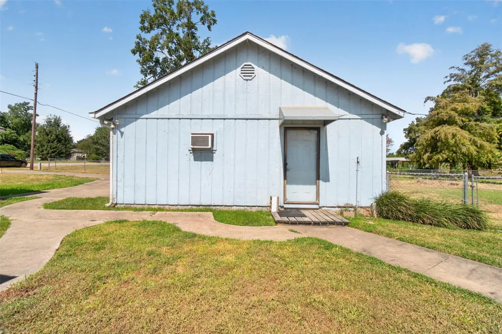 281 Lakeshore Onalaska, TX 77360