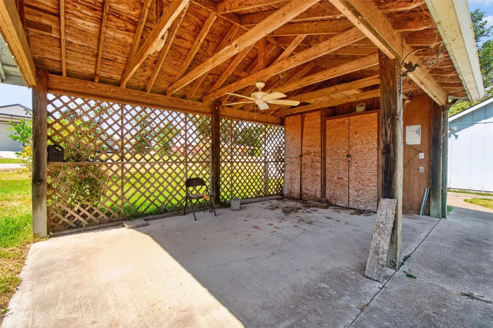 281 Lakeshore Onalaska, TX 77360