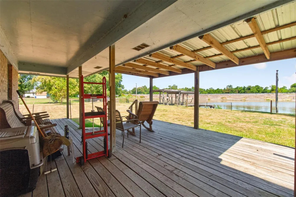 281 Lakeshore Onalaska, TX 77360