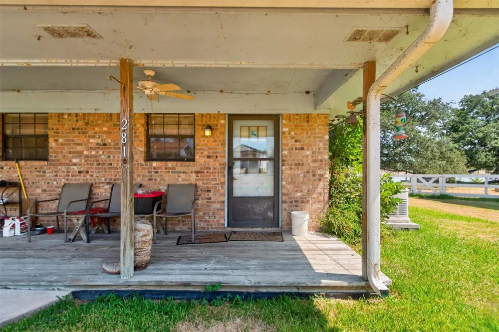 281 Lakeshore Onalaska, TX 77360