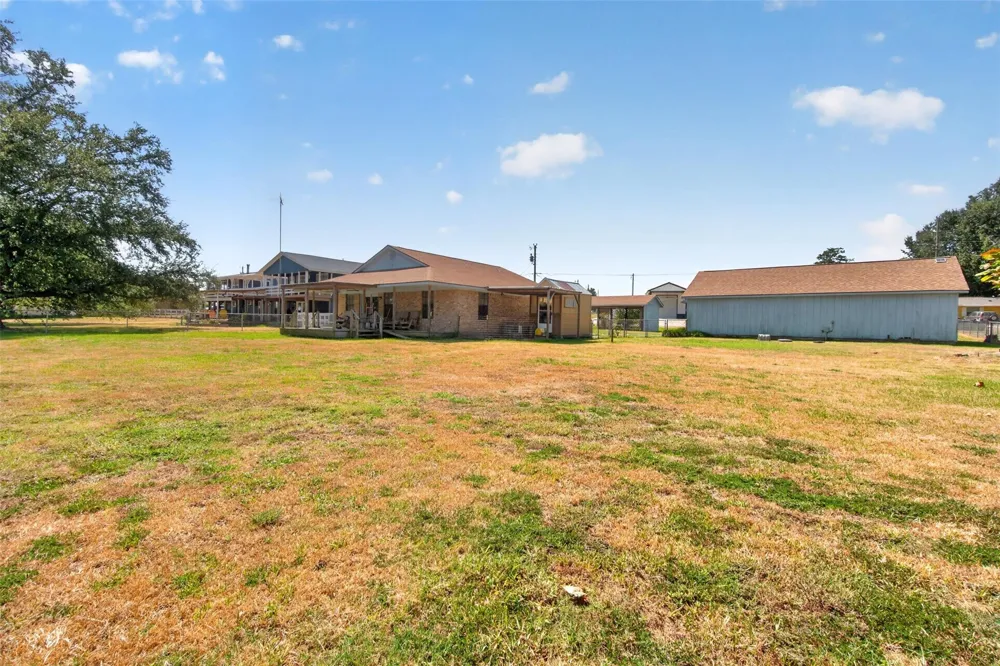 281 Lakeshore Onalaska, TX 77360