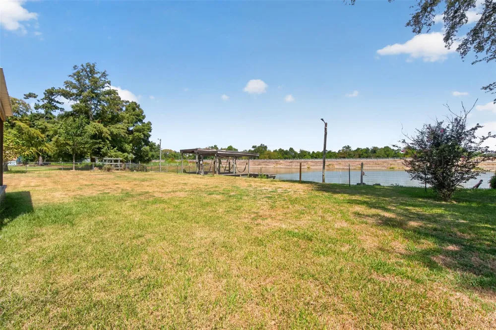 281 Lakeshore Onalaska, TX 77360