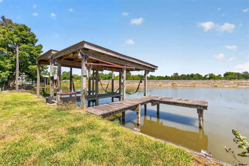 281 Lakeshore Onalaska, TX 77360