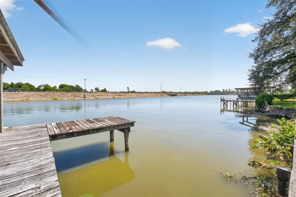 281 Lakeshore Onalaska, TX 77360
