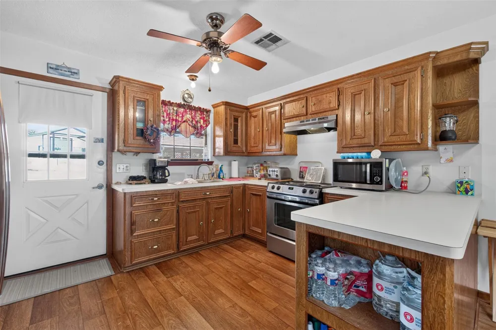 281 Lakeshore Onalaska, TX 77360