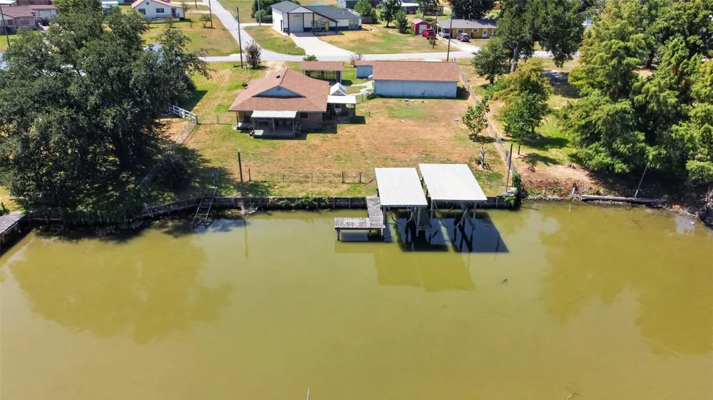 281 Lakeshore Onalaska, TX 77360