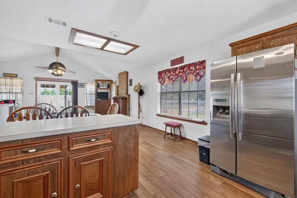 281 Lakeshore Onalaska, TX 77360