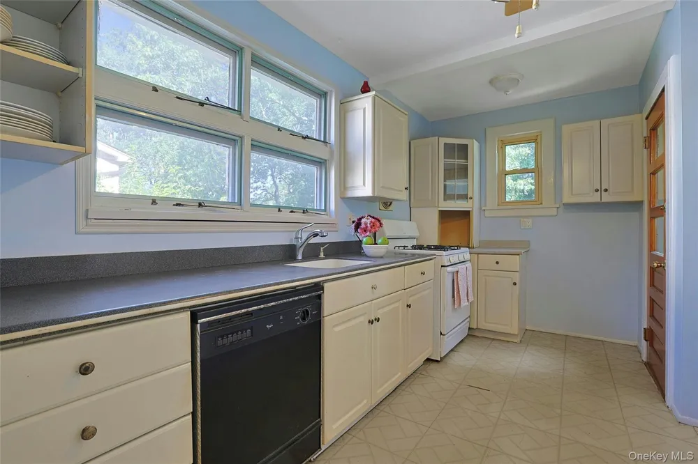 132 Church Street Nanuet, NY 10954