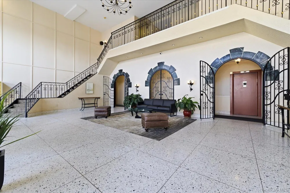 370 West Broadway #5C Long Beach, NY 11561