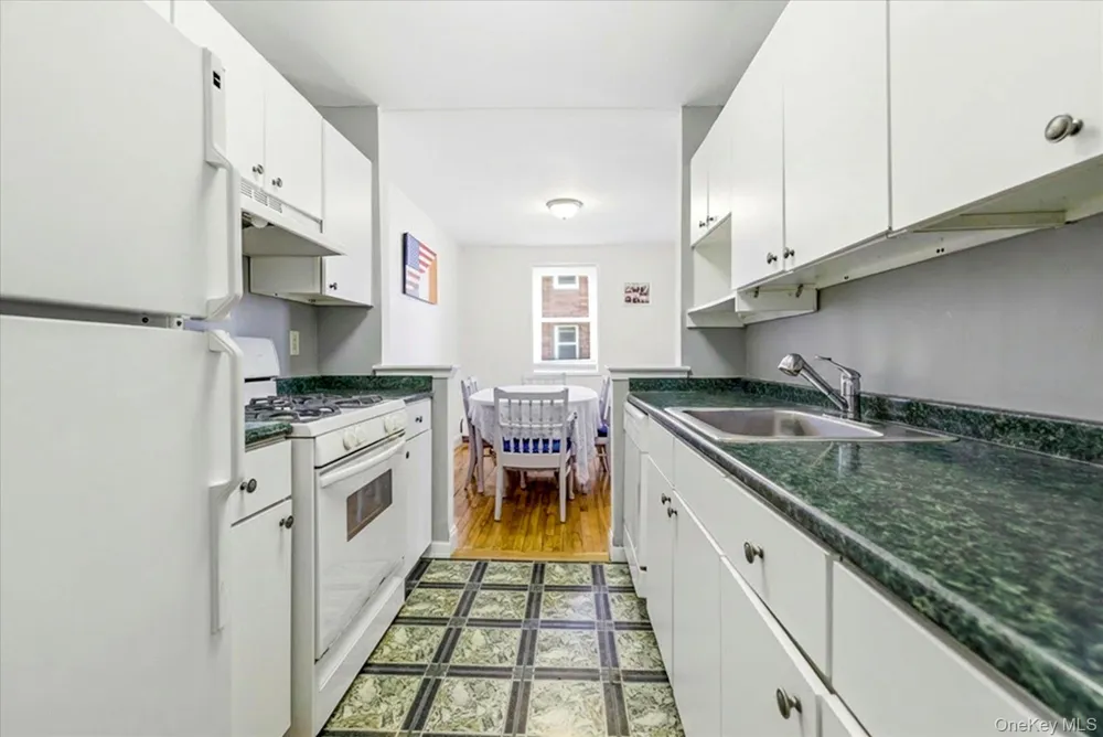 370 West Broadway #5C Long Beach, NY 11561