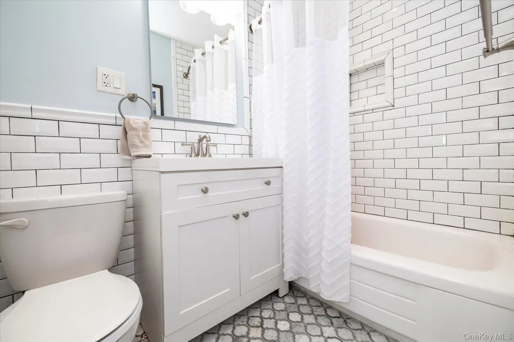 370 West Broadway #5C Long Beach, NY 11561