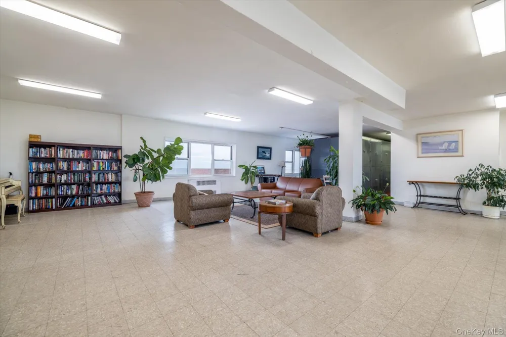 370 West Broadway #5C Long Beach, NY 11561